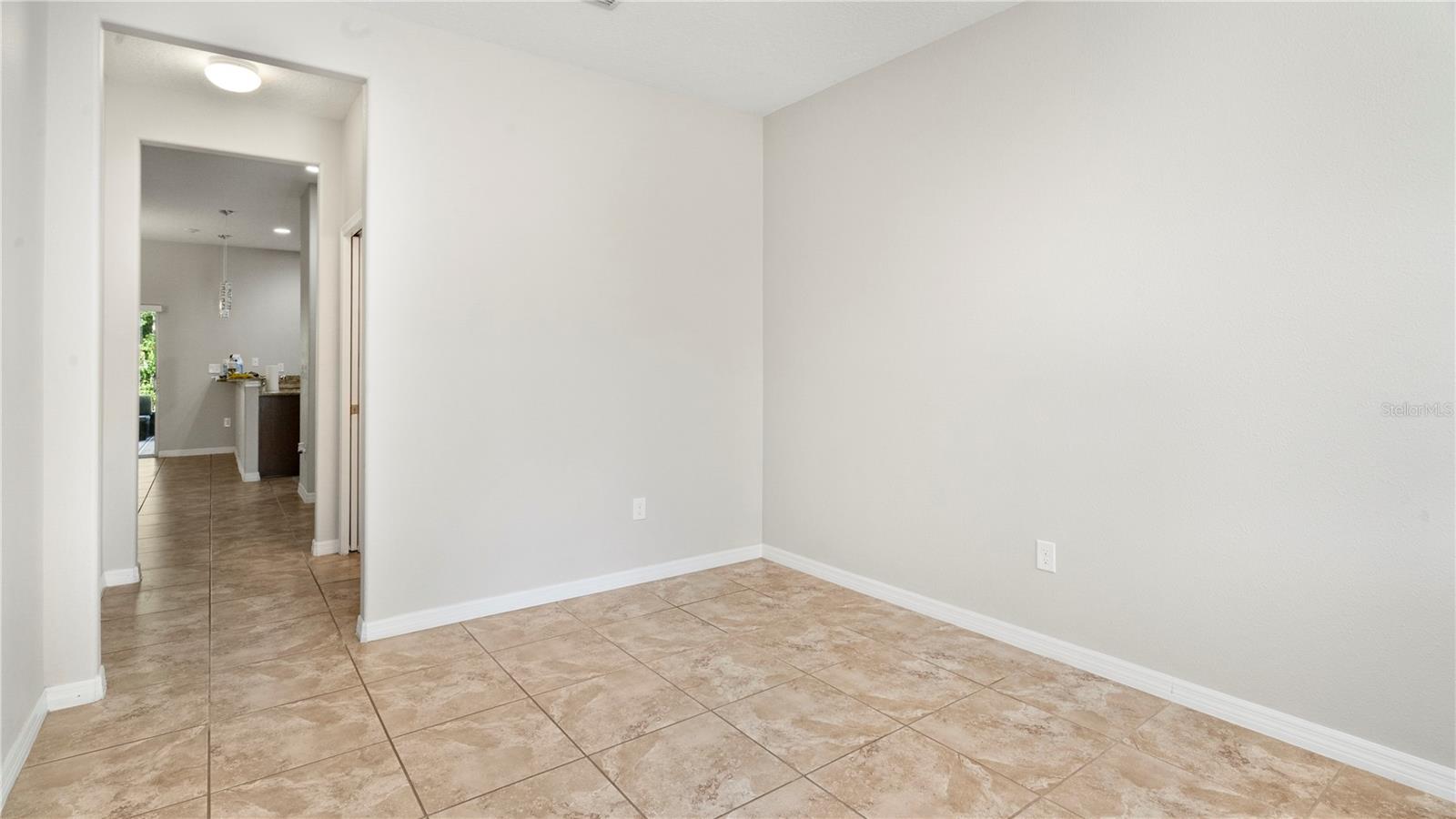 Image 19 of 27 For 11163 Savannah Landing Circle