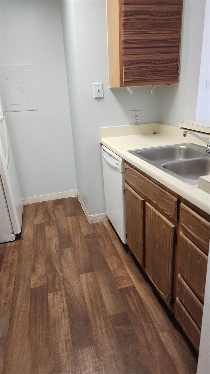 Image 17 of 35 For 3838 Bay Club Circle 103