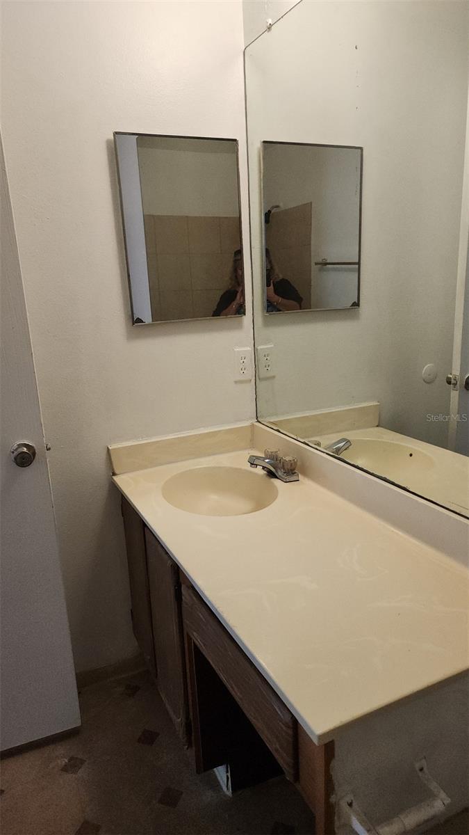 Image 22 of 35 For 3838 Bay Club Circle 103