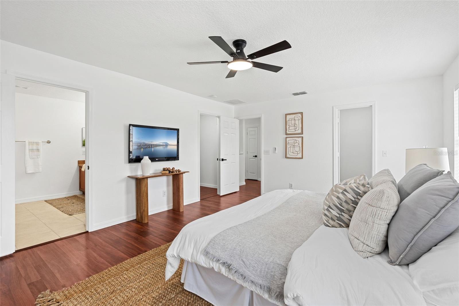 Image 26 of 45 For 15647 Galbi Drive