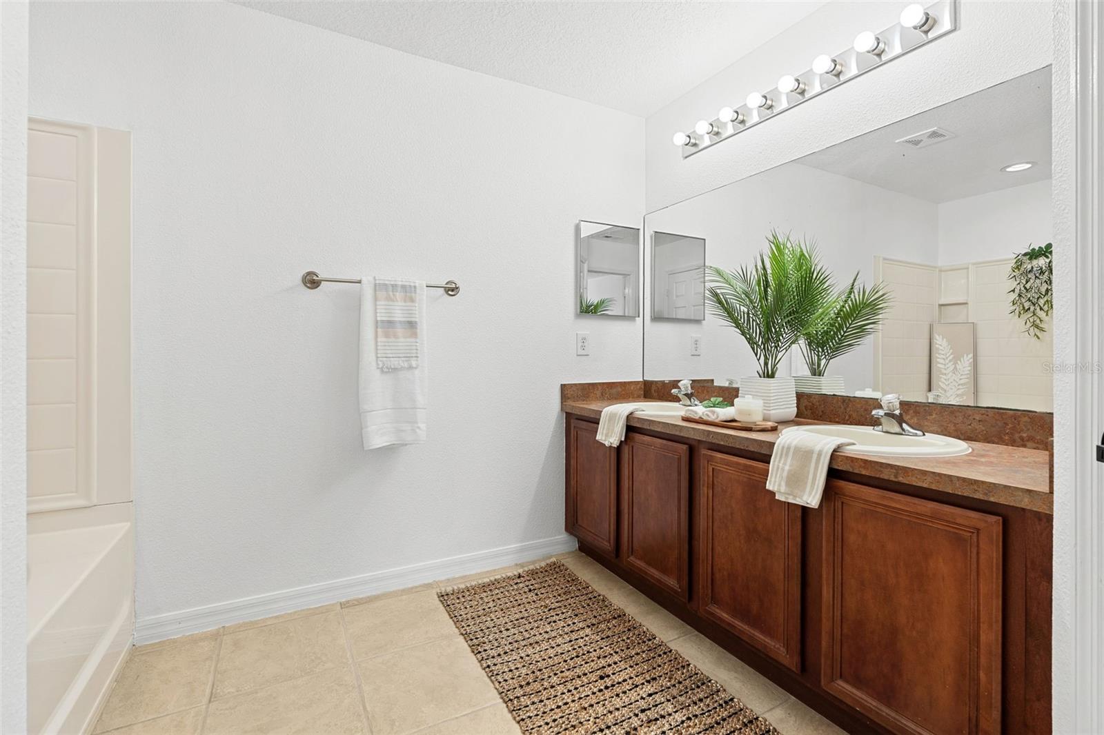 Image 27 of 45 For 15647 Galbi Drive