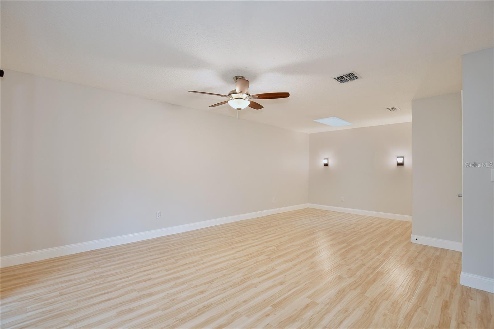 Image 18 of 33 For 112 Heron Bay Circle