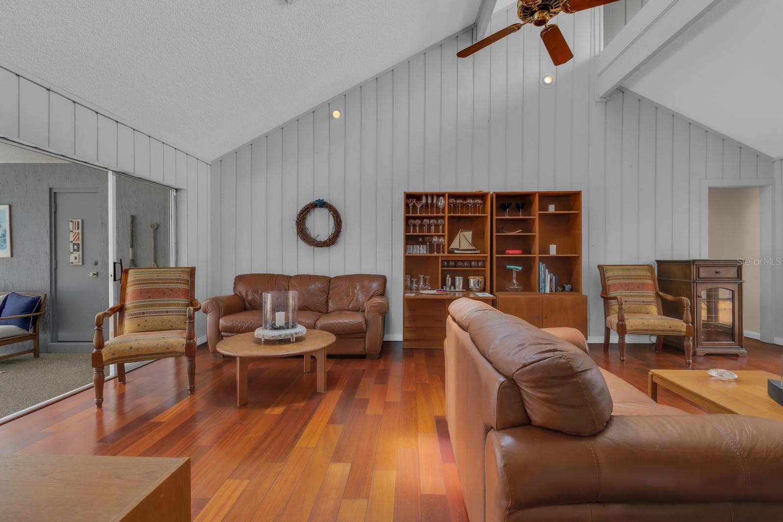 Image 12 of 71 For 318 Valley Drive