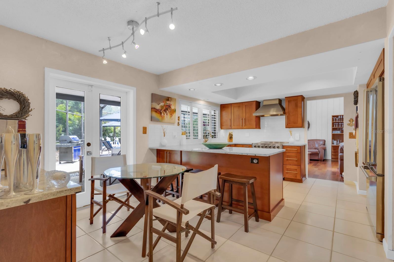 Image 13 of 71 For 318 Valley Drive