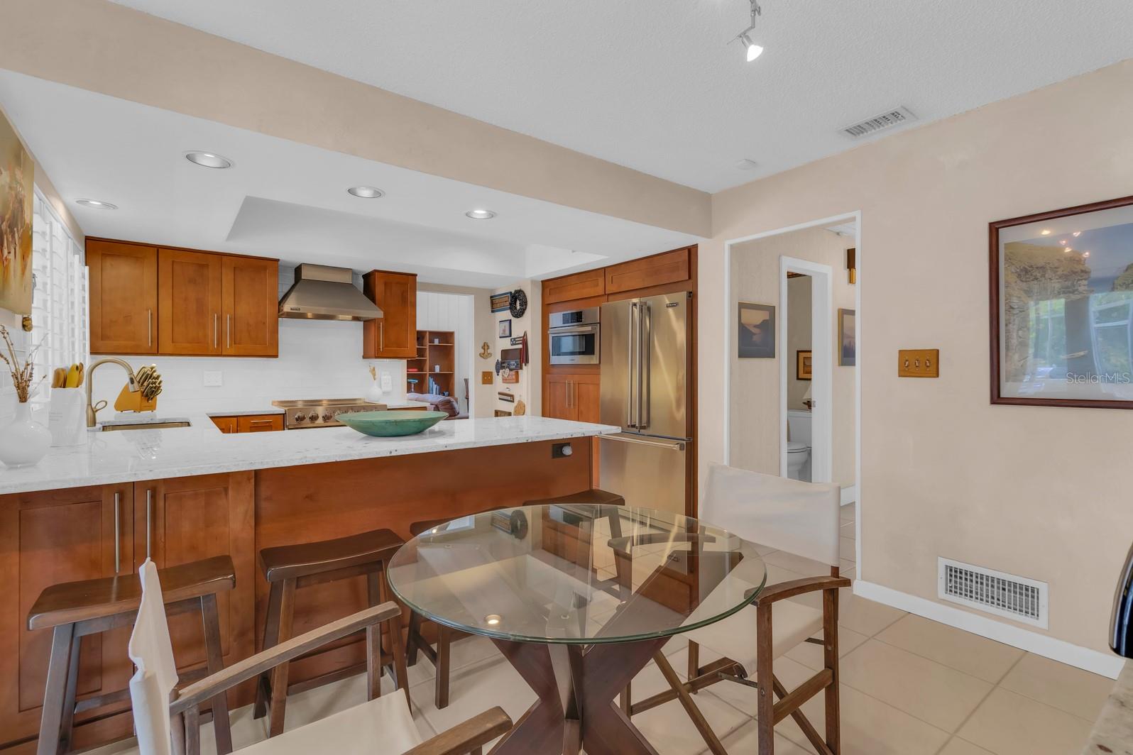 Image 15 of 71 For 318 Valley Drive