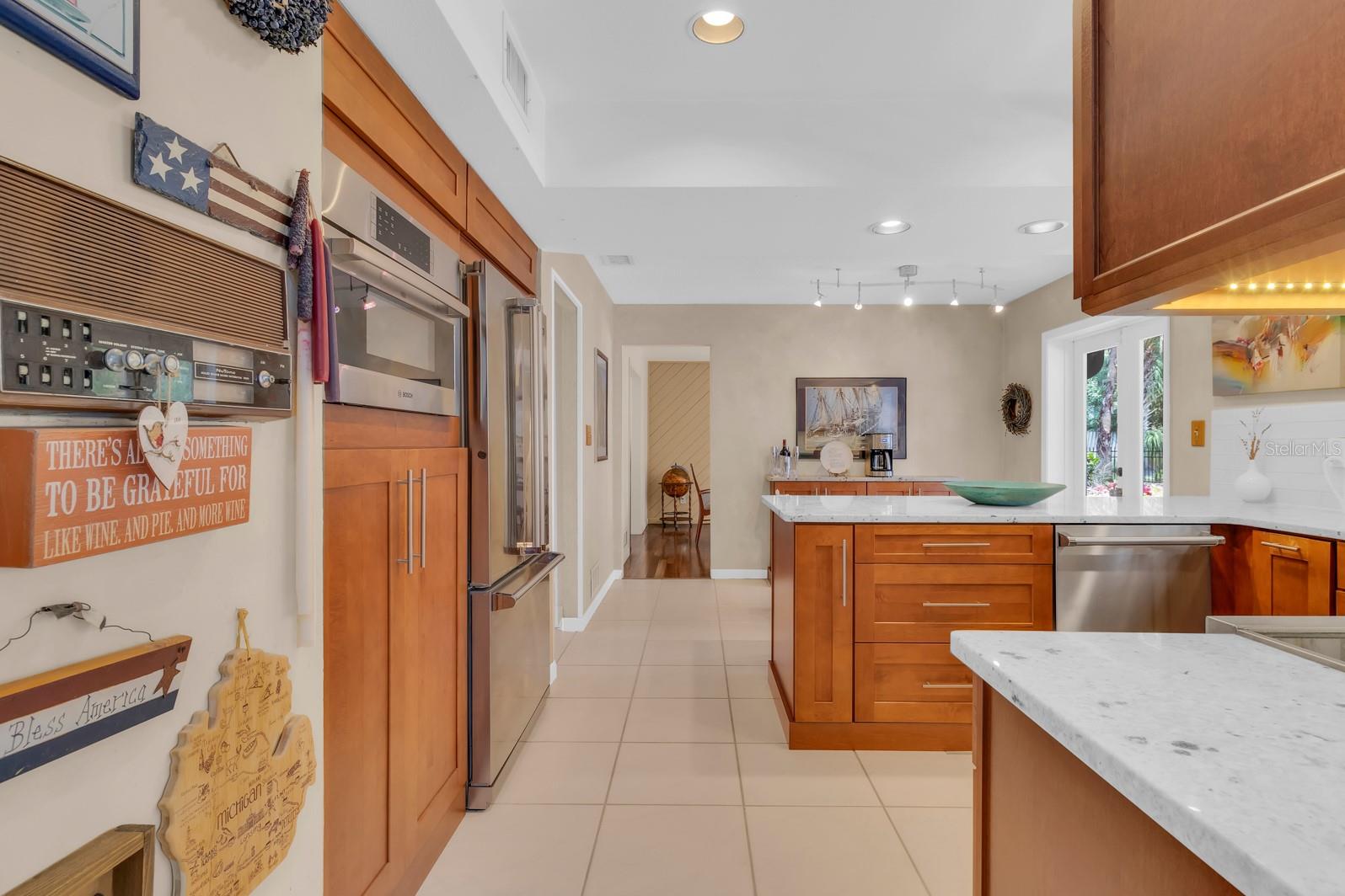 Image 16 of 71 For 318 Valley Drive