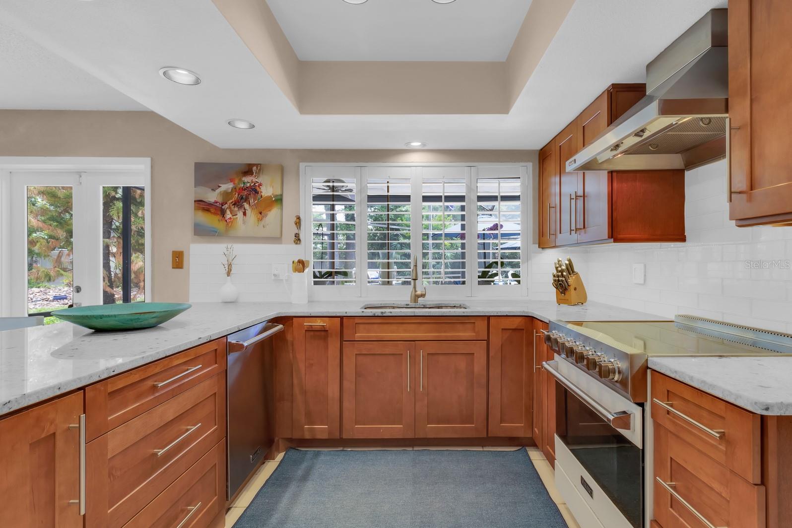 Image 17 of 71 For 318 Valley Drive