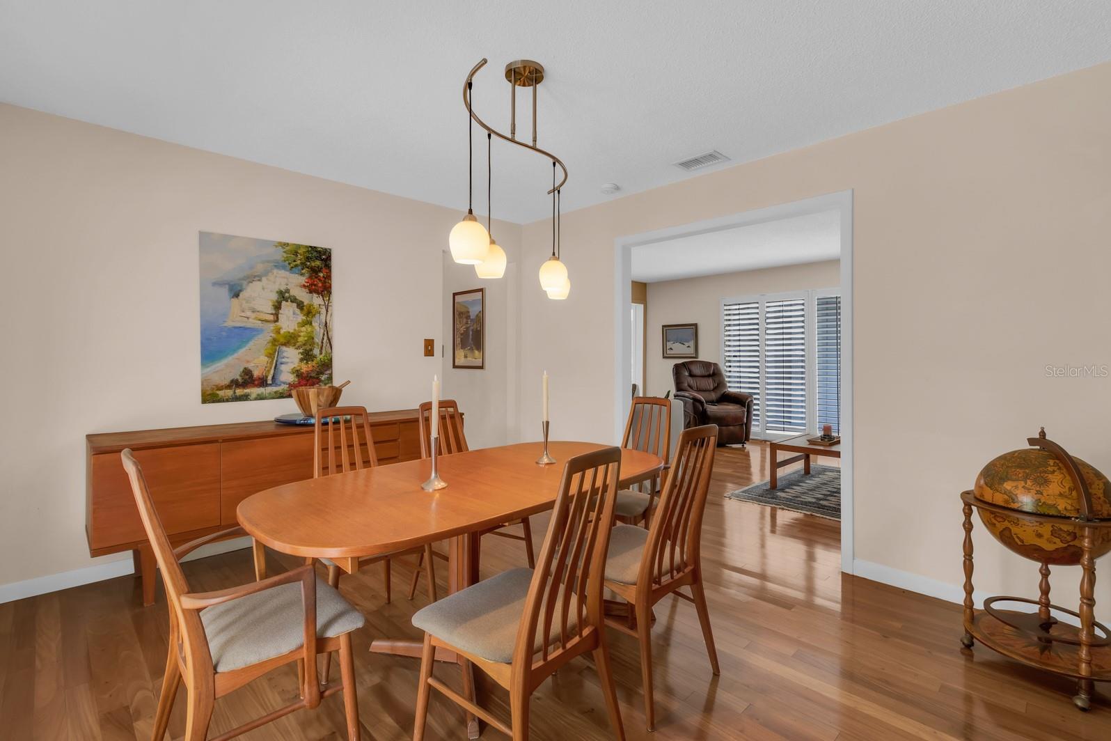 Image 22 of 71 For 318 Valley Drive