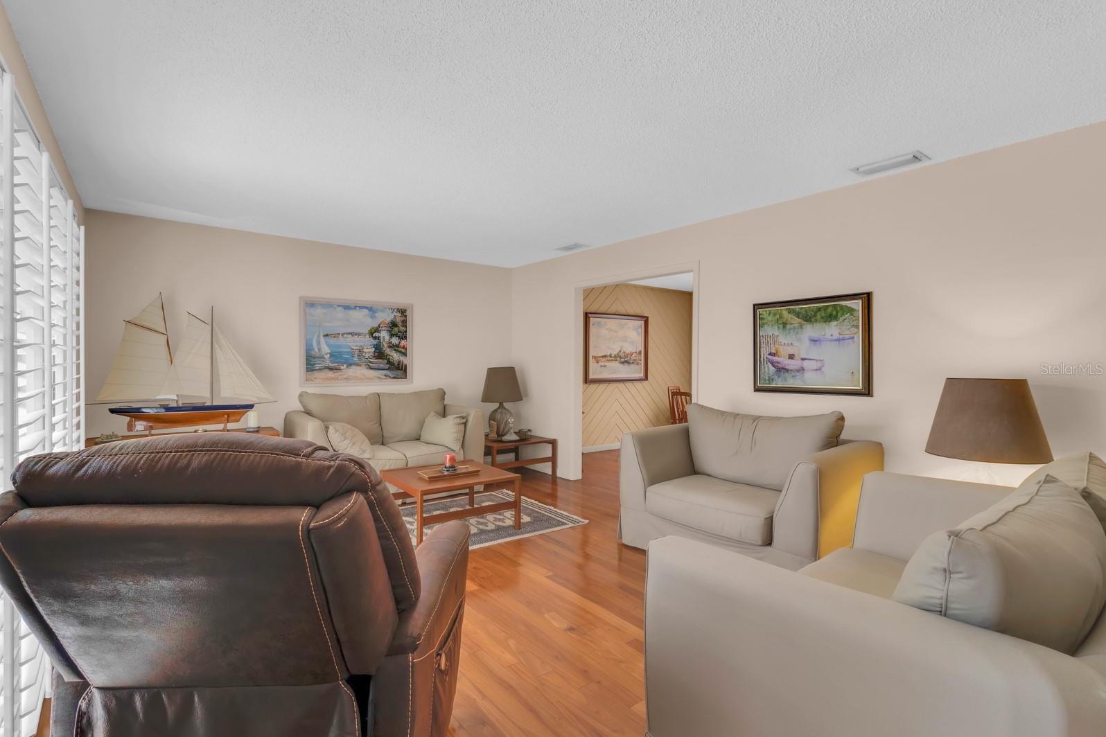 Image 24 of 71 For 318 Valley Drive