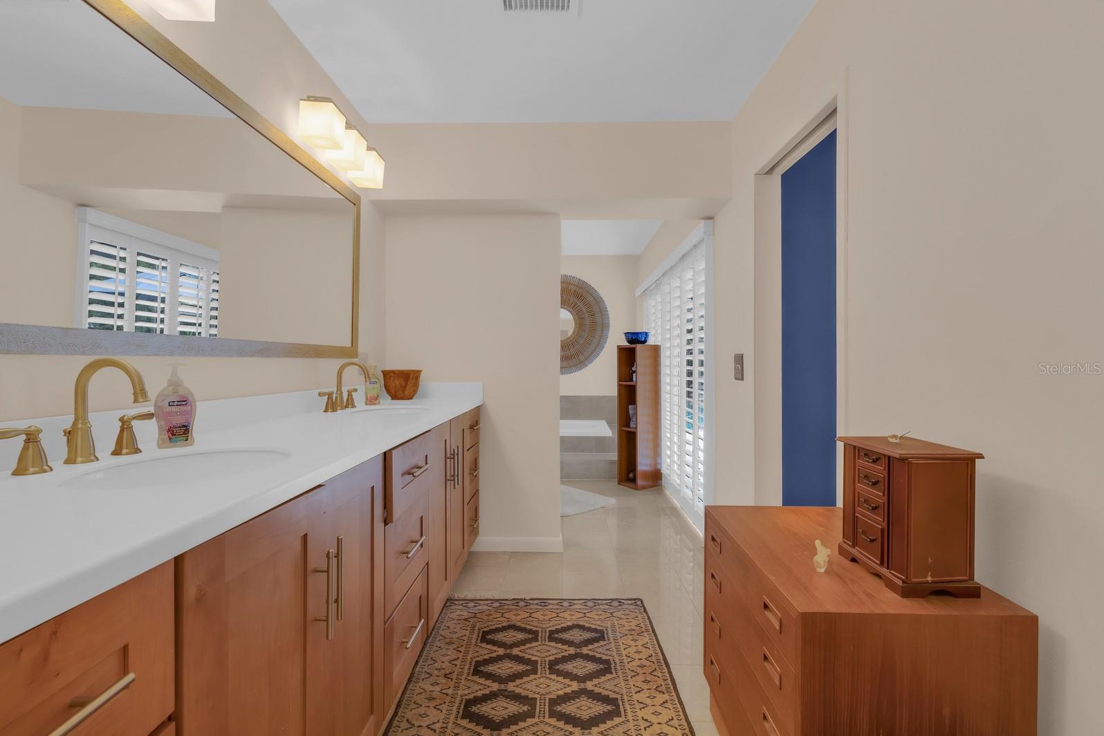 Image 28 of 71 For 318 Valley Drive