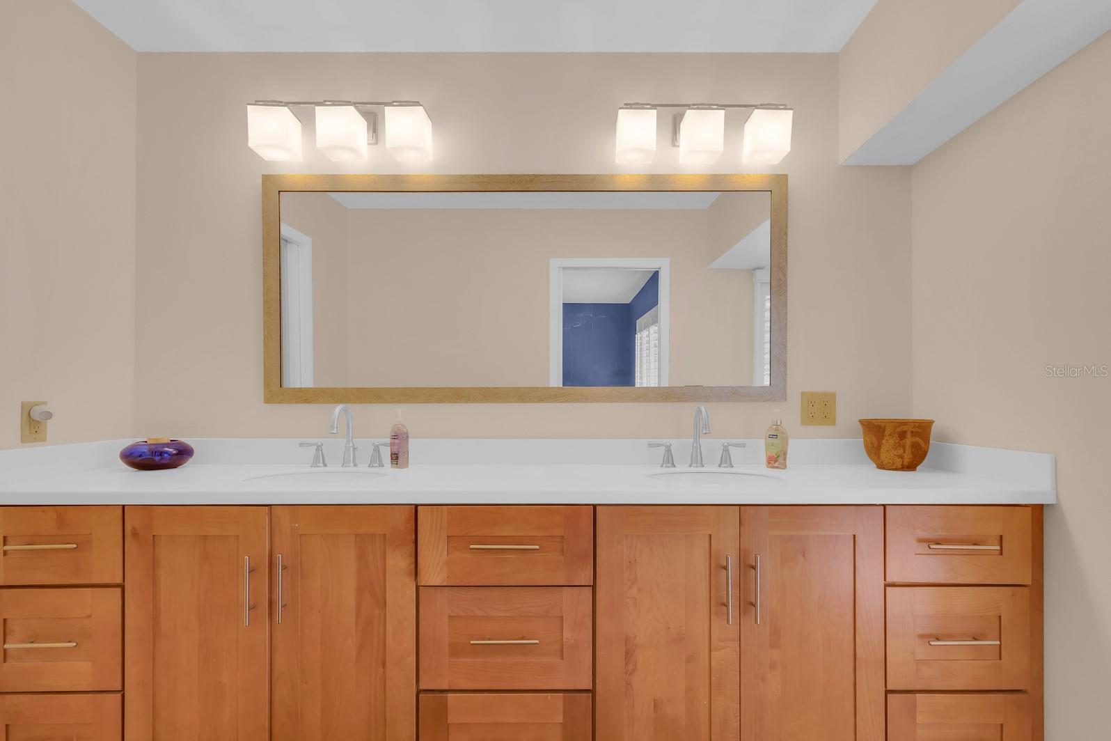 Image 29 of 71 For 318 Valley Drive