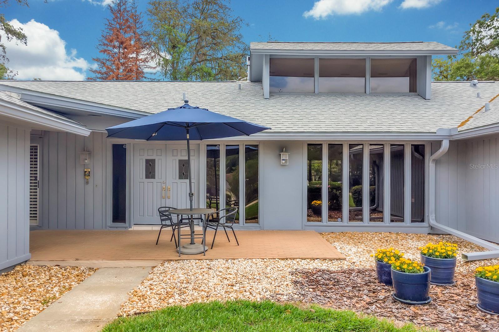 Image 3 of 71 For 318 Valley Drive