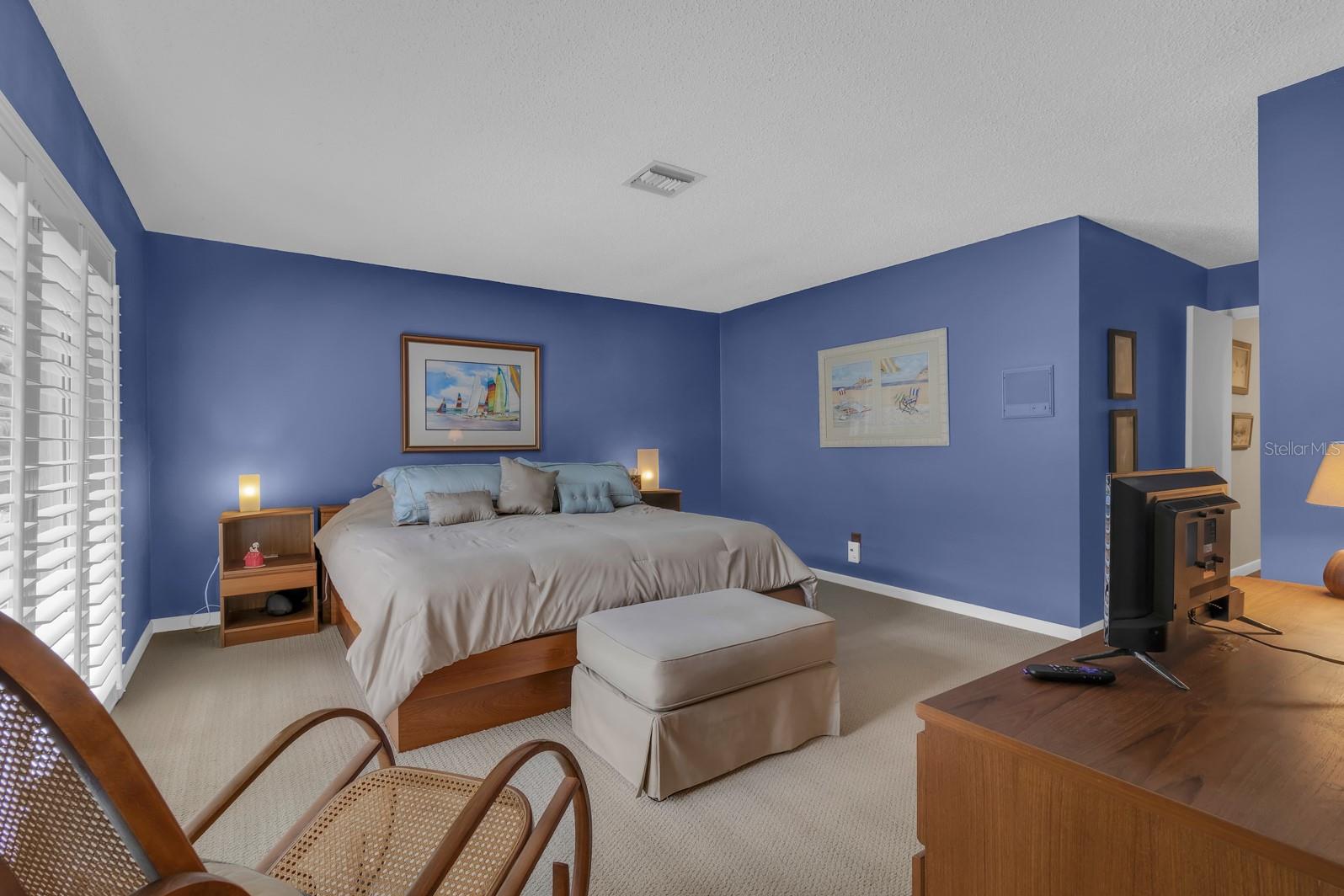 Image 35 of 71 For 318 Valley Drive