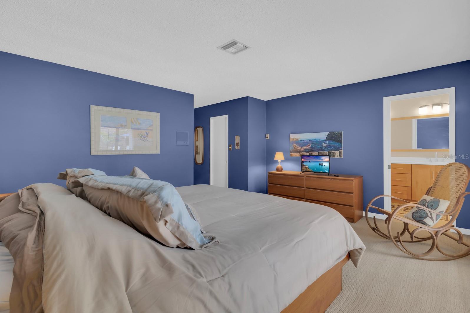 Image 36 of 71 For 318 Valley Drive