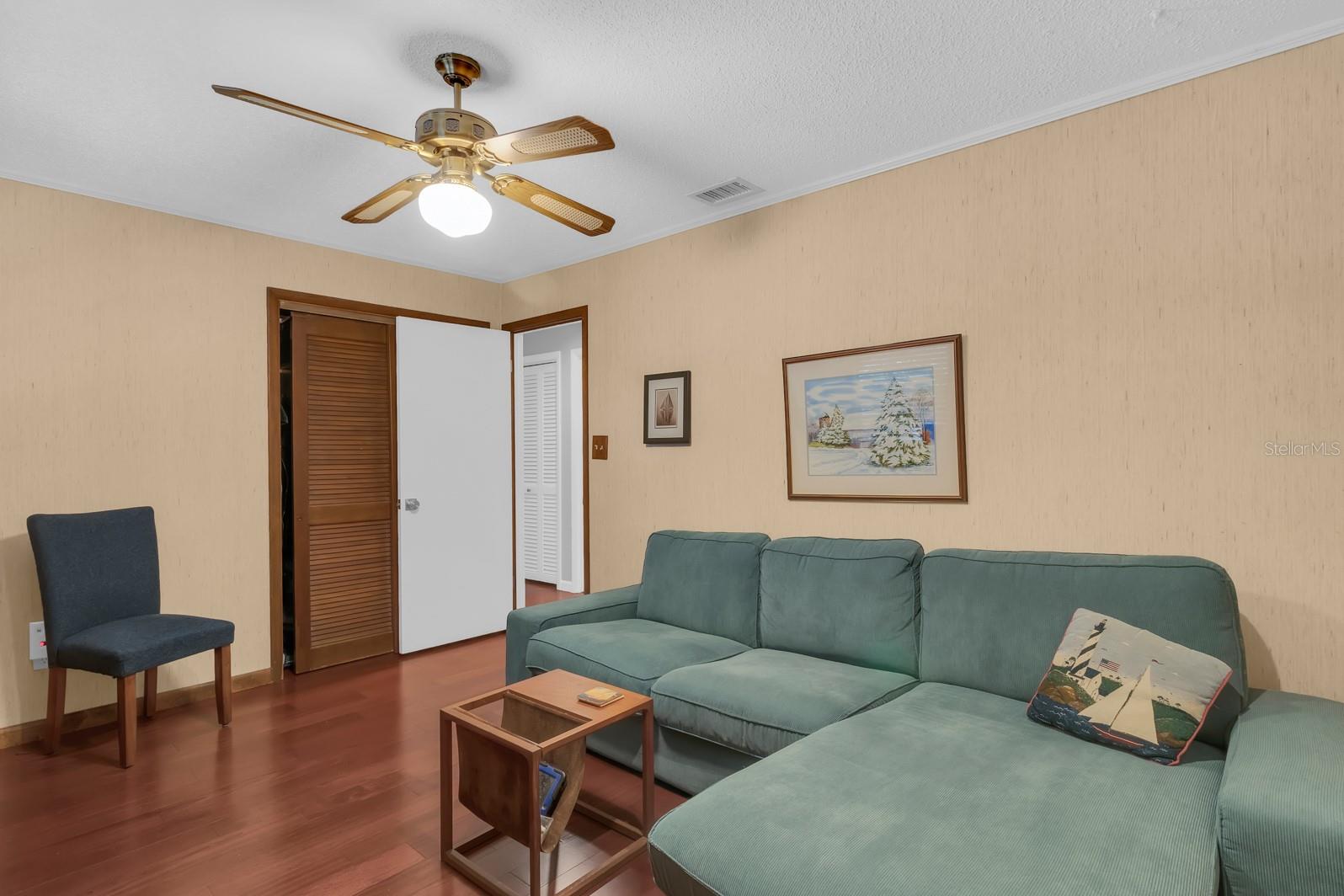 Image 41 of 71 For 318 Valley Drive