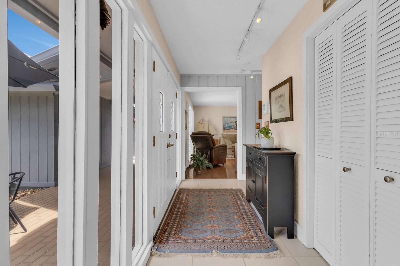 Image 7 of 71 For 318 Valley Drive