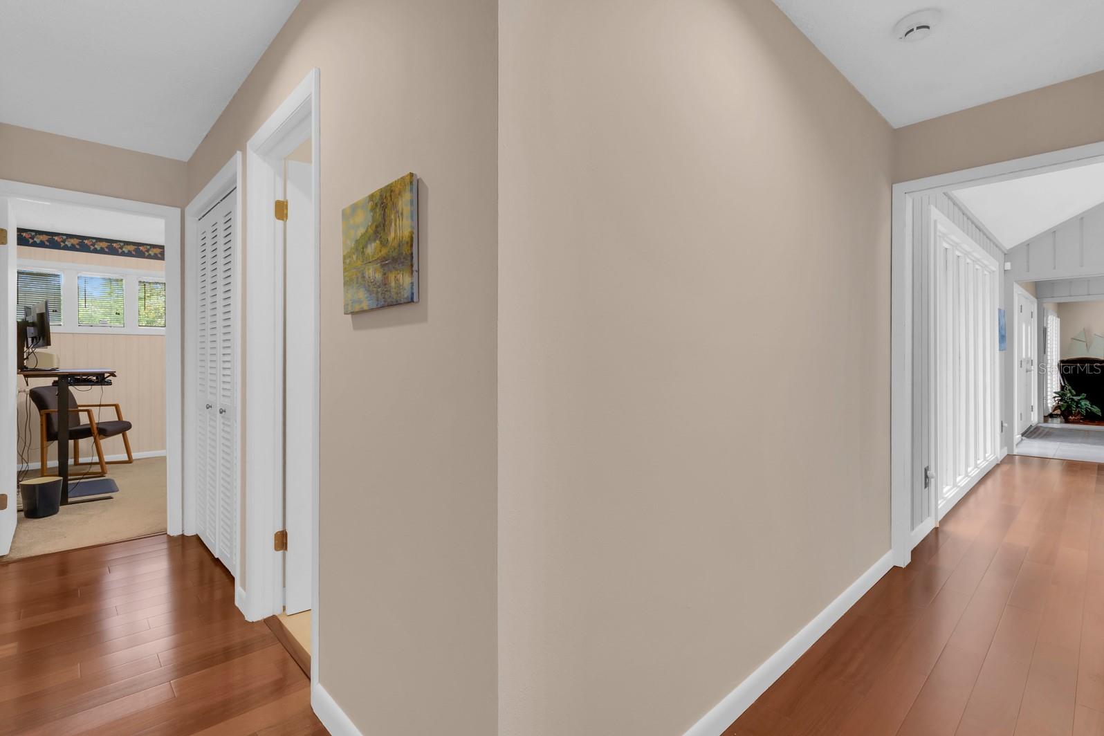 Image 8 of 71 For 318 Valley Drive