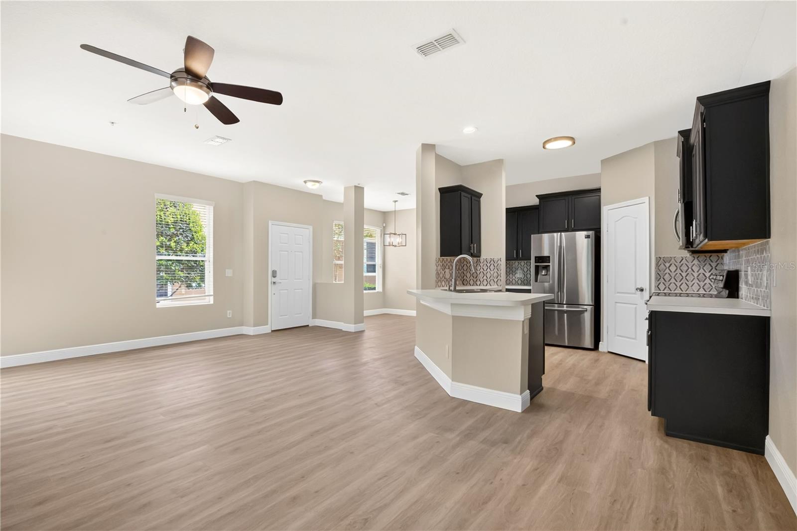 Image 10 of 36 For 15357 Oak Apple Court 4c