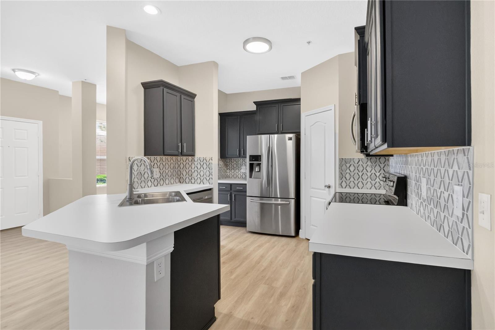 Image 12 of 36 For 15357 Oak Apple Court 4c