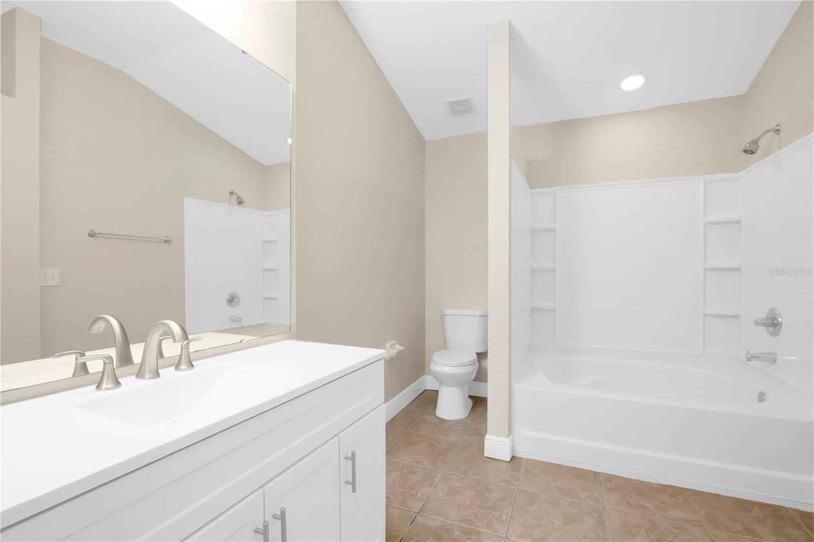 Image 17 of 36 For 15357 Oak Apple Court 4c