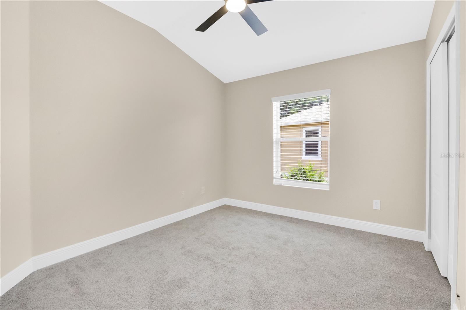 Image 19 of 36 For 15357 Oak Apple Court 4c