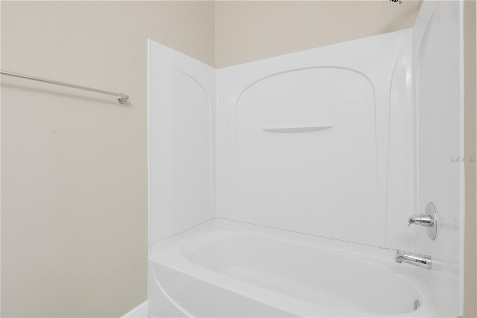 Image 20 of 36 For 15357 Oak Apple Court 4c