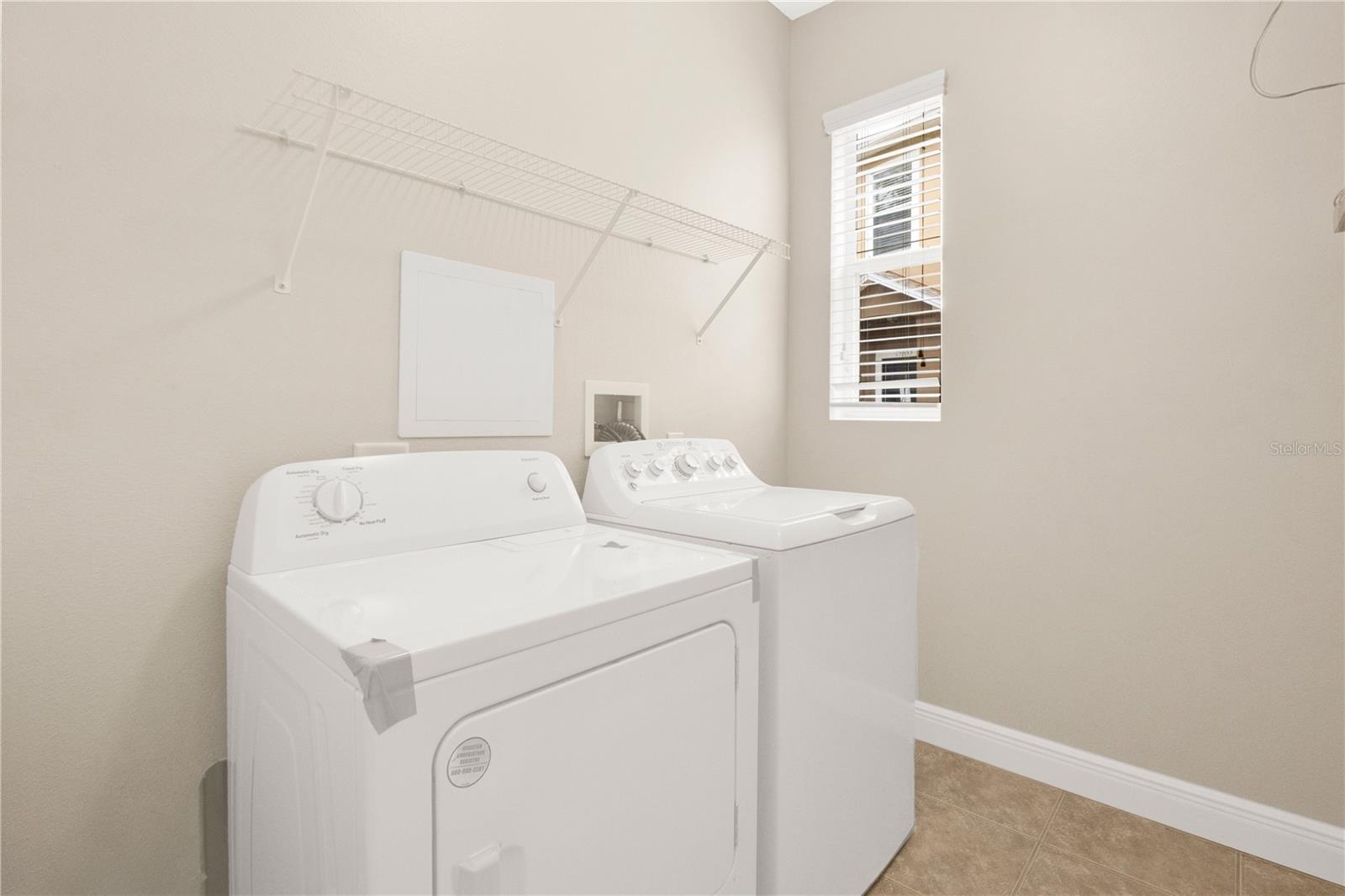 Image 24 of 36 For 15357 Oak Apple Court 4c