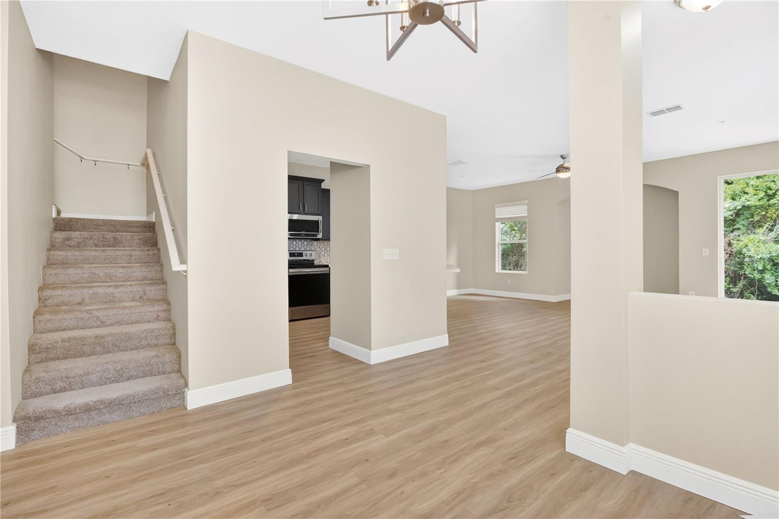 Image 8 of 36 For 15357 Oak Apple Court 4c