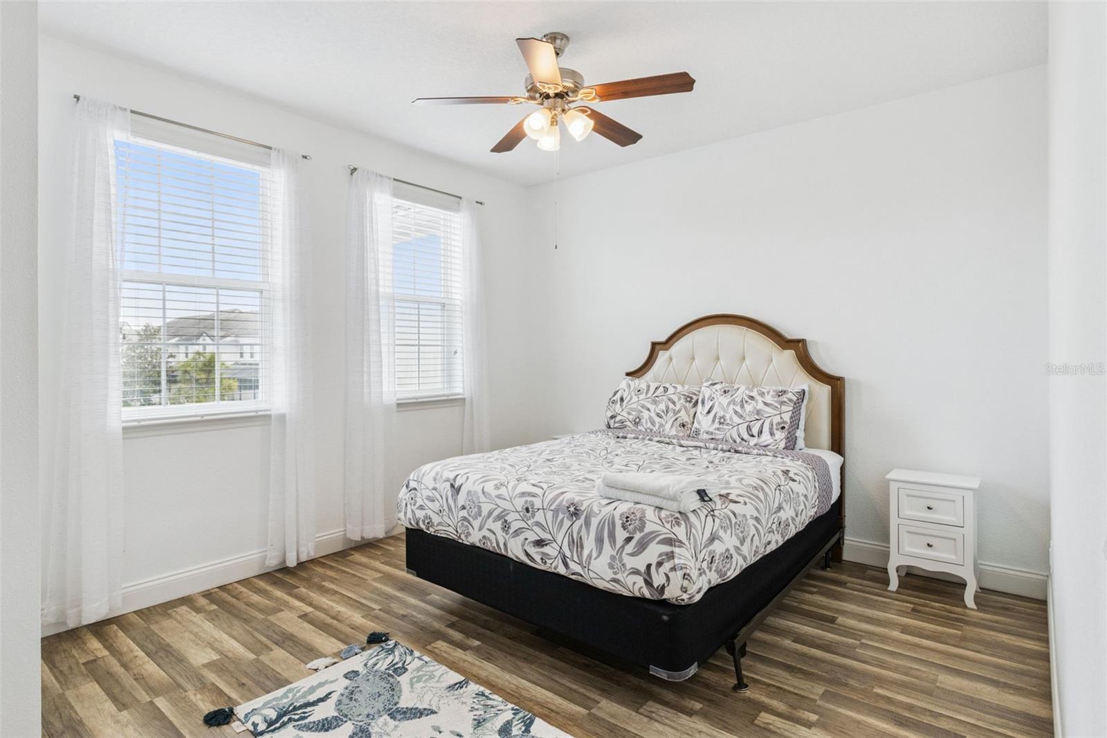 Image 16 of 49 For 193 Captiva Drive