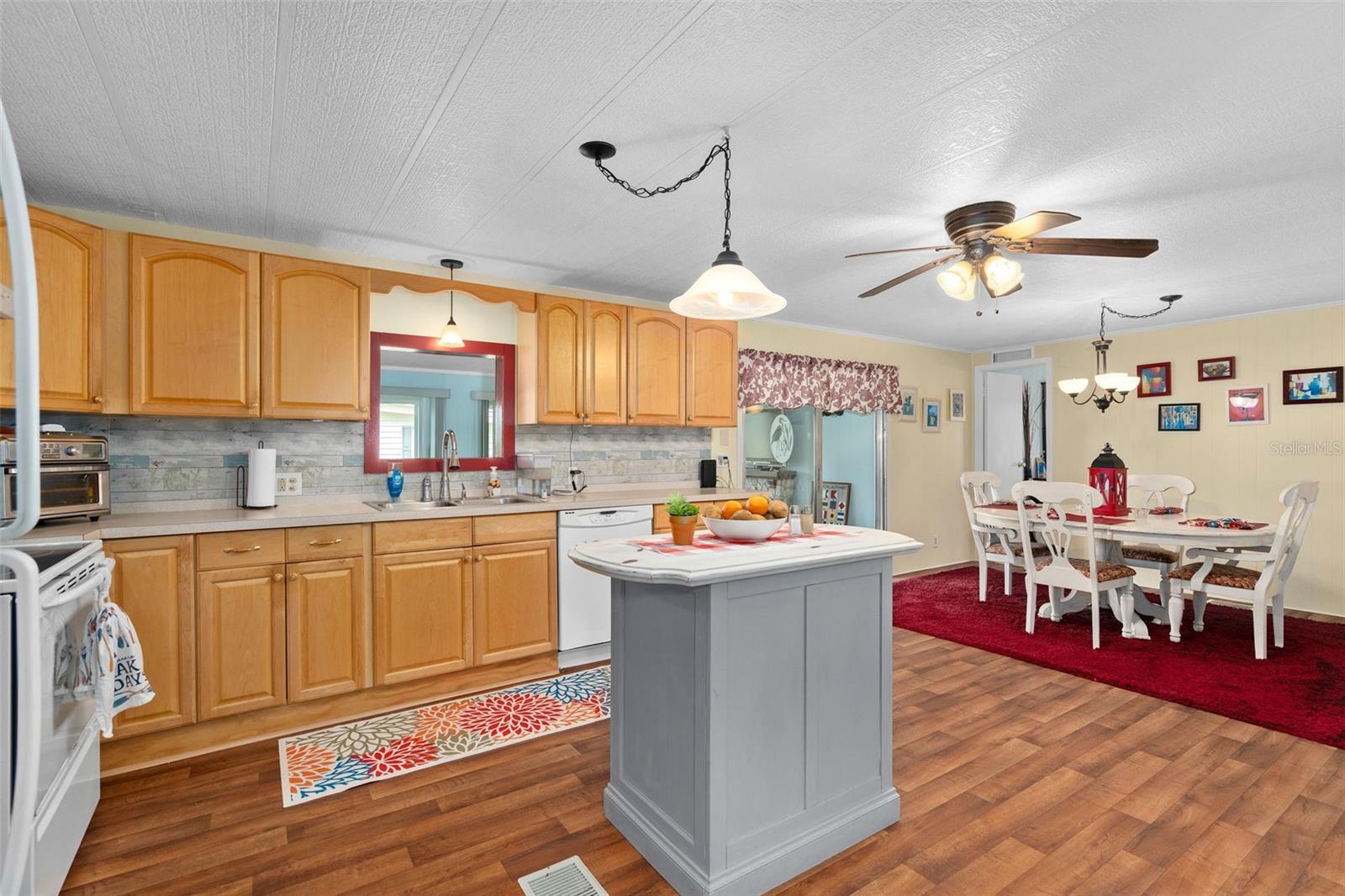 Image 16 of 49 For 4 Gallinule Court