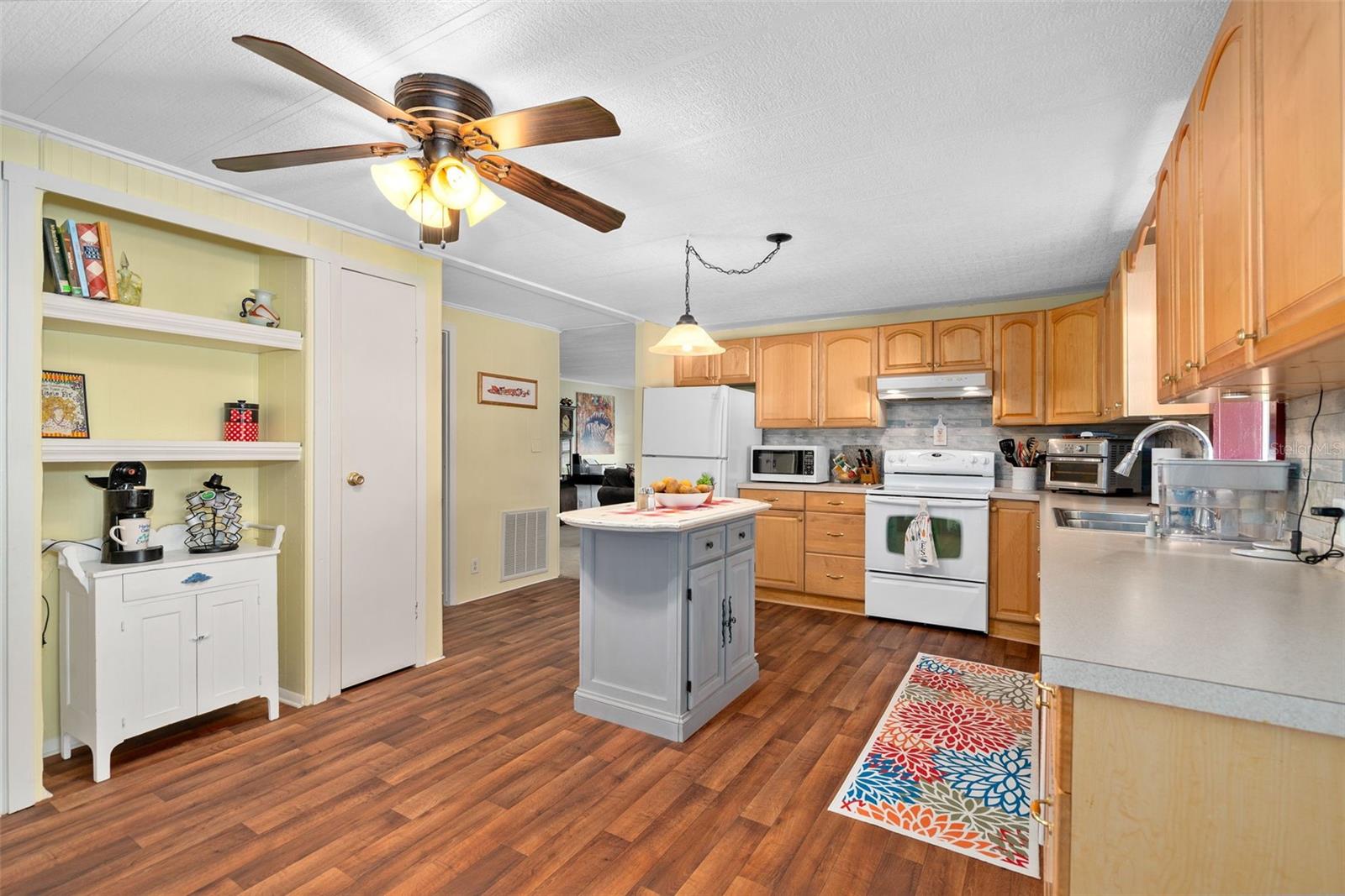 Image 17 of 49 For 4 Gallinule Court