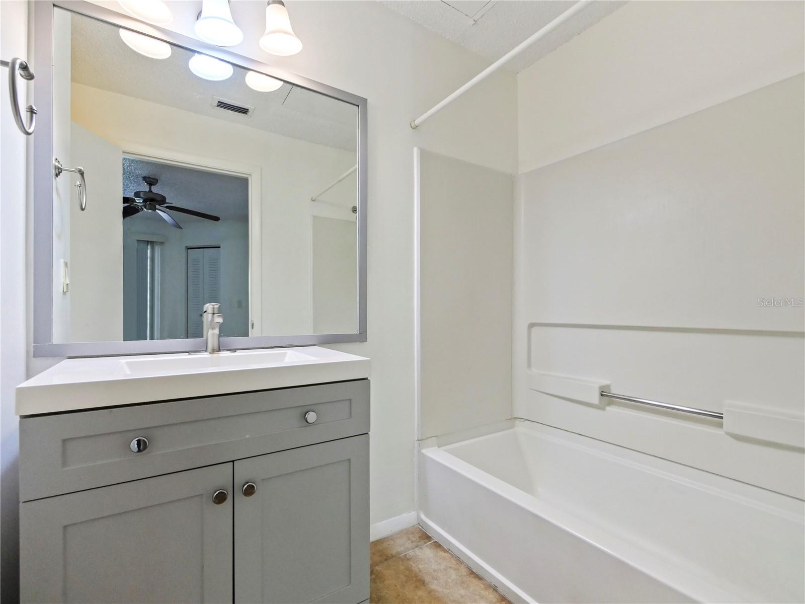 Image 11 of 23 For 2569 Grassy Point Drive 309