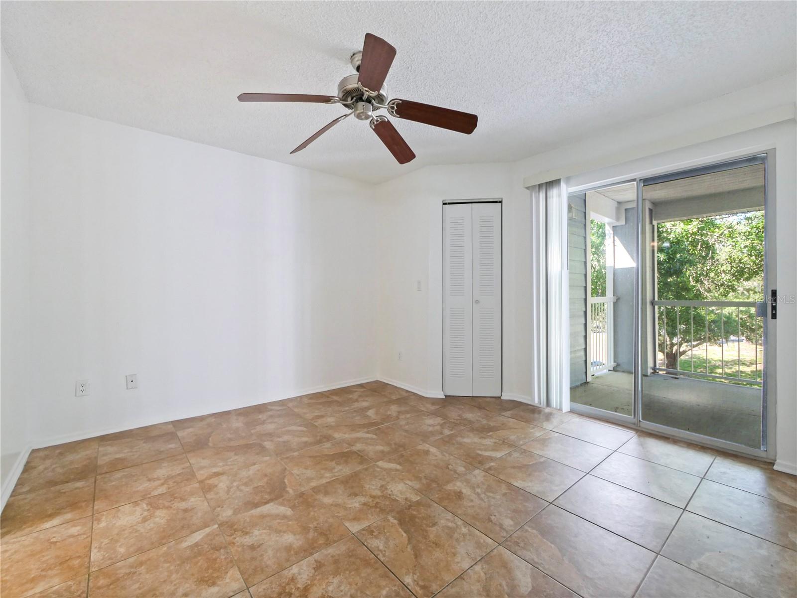 Image 4 of 23 For 2569 Grassy Point Drive 309