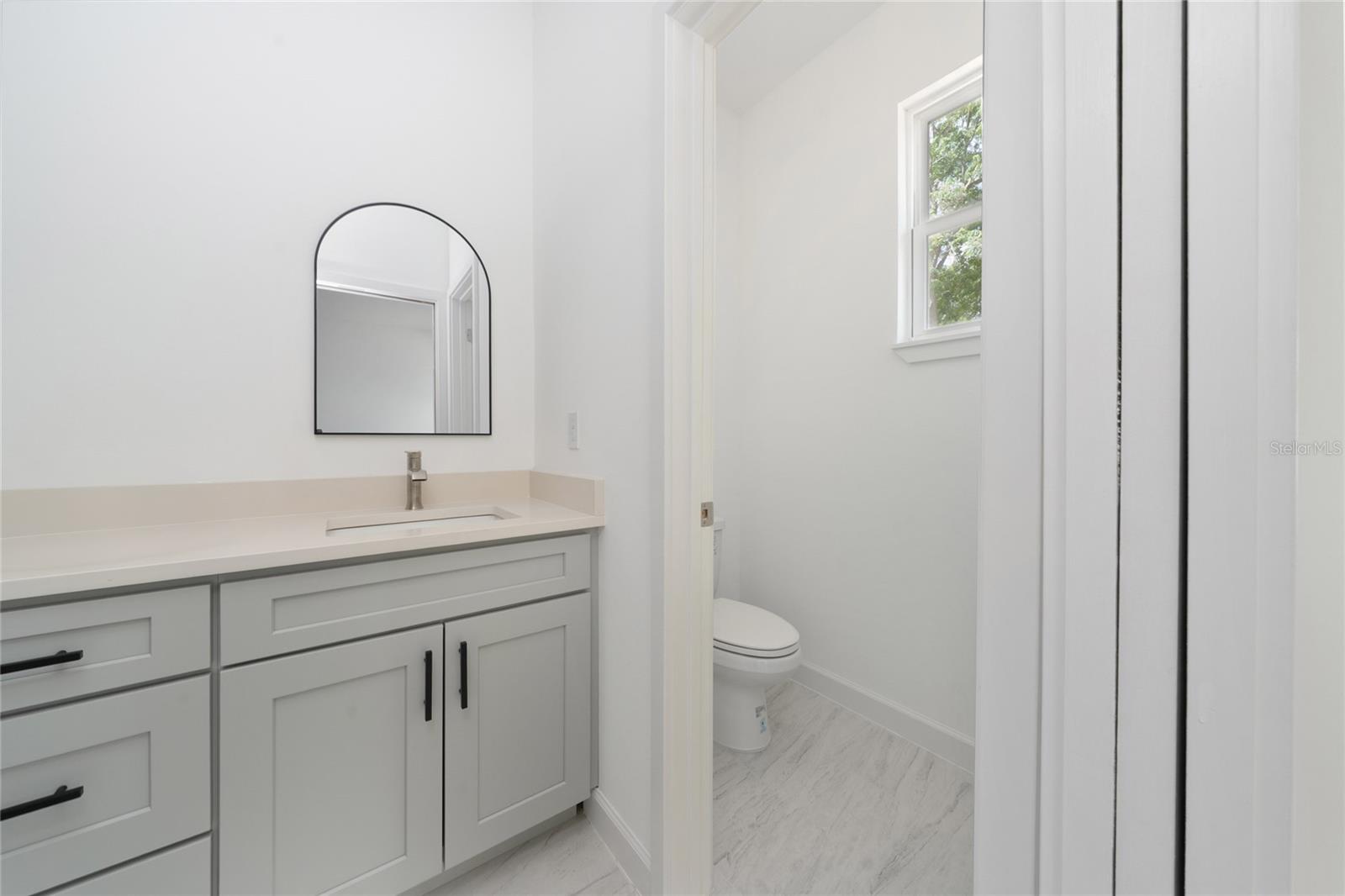 Image 14 of 26 For 406 Observatory Drive