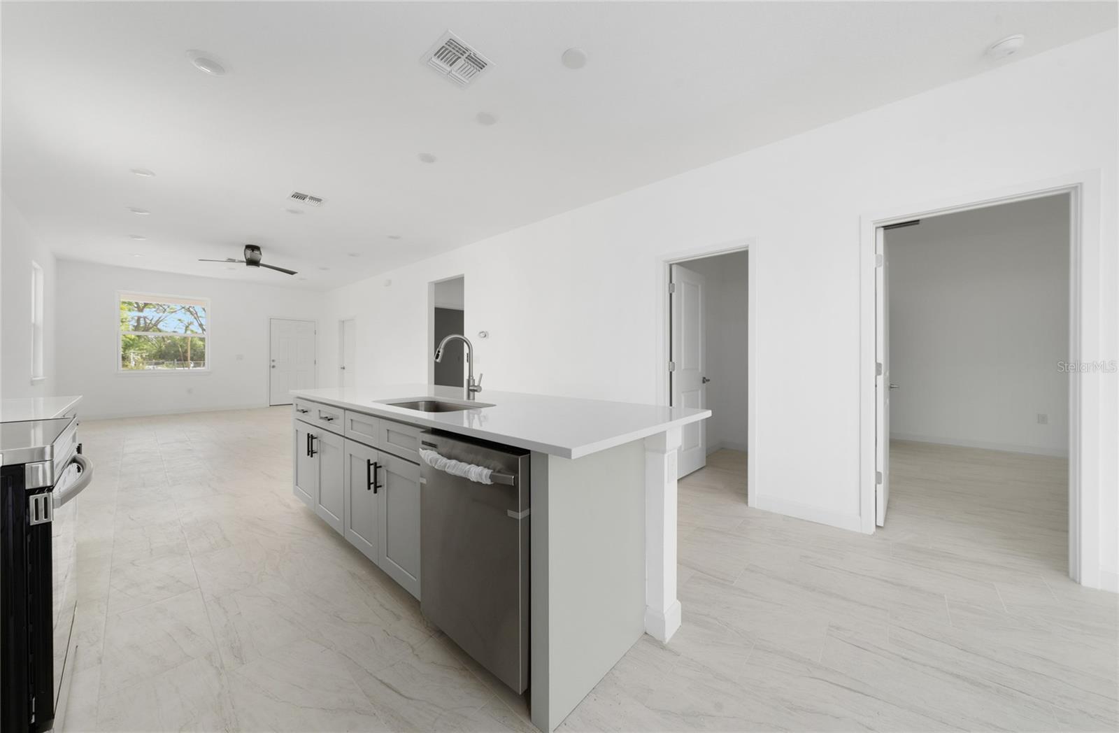 Image 5 of 26 For 406 Observatory Drive