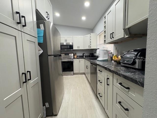 Image 18 of 24 For 395 Bearcreek Drive