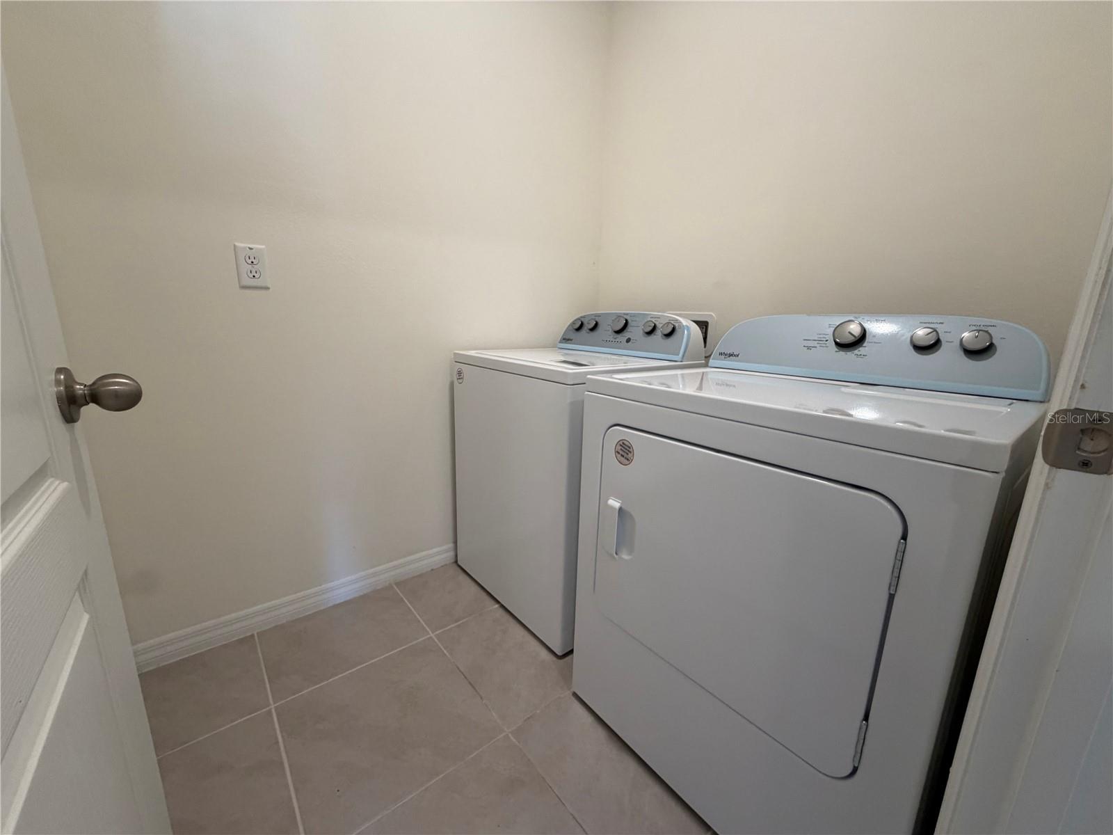 Image 36 of 40 For 4657 Bernard Boulevard