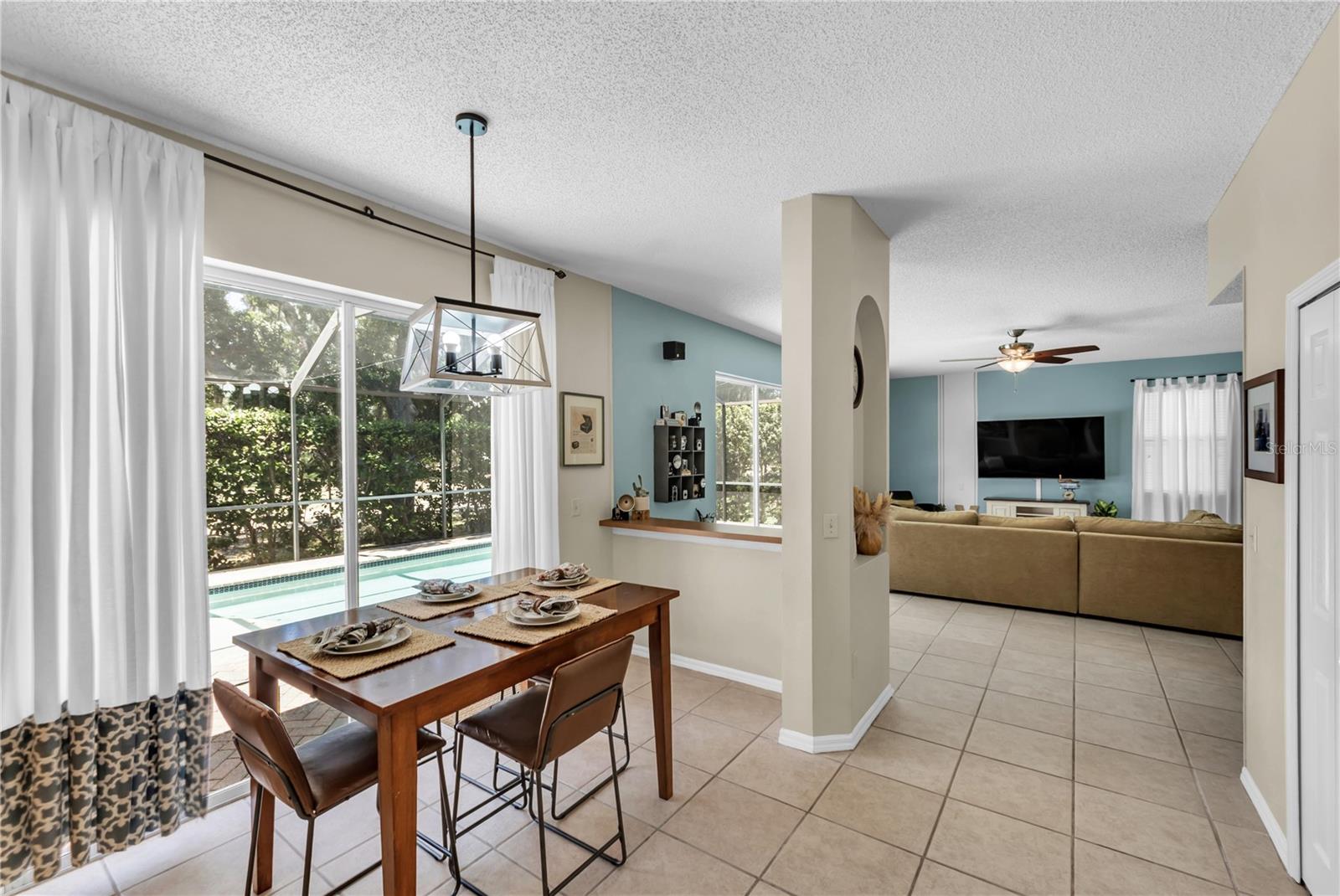 Listing photo id 18 for 16118 Muirfield Drive