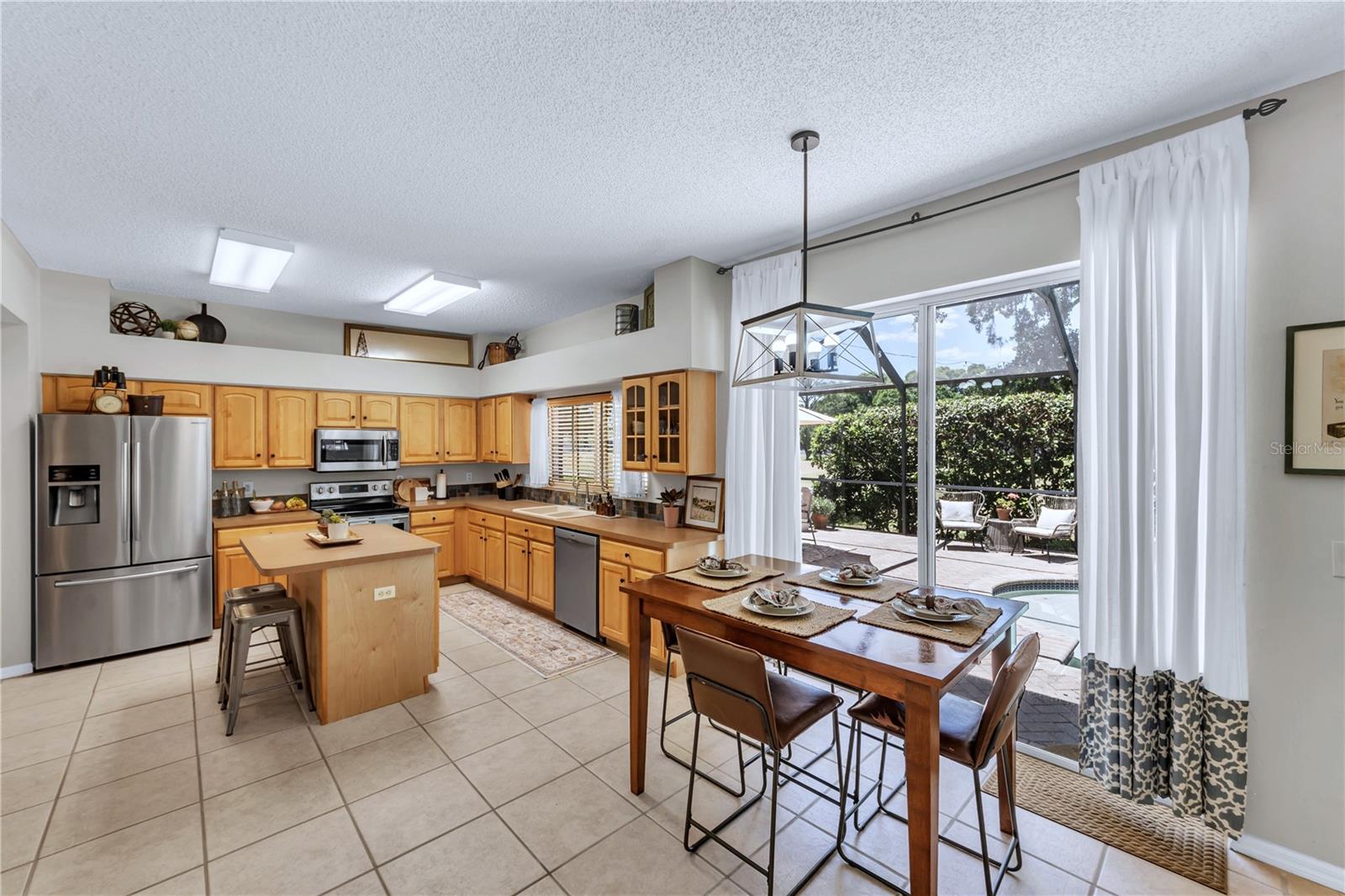 Listing photo id 19 for 16118 Muirfield Drive