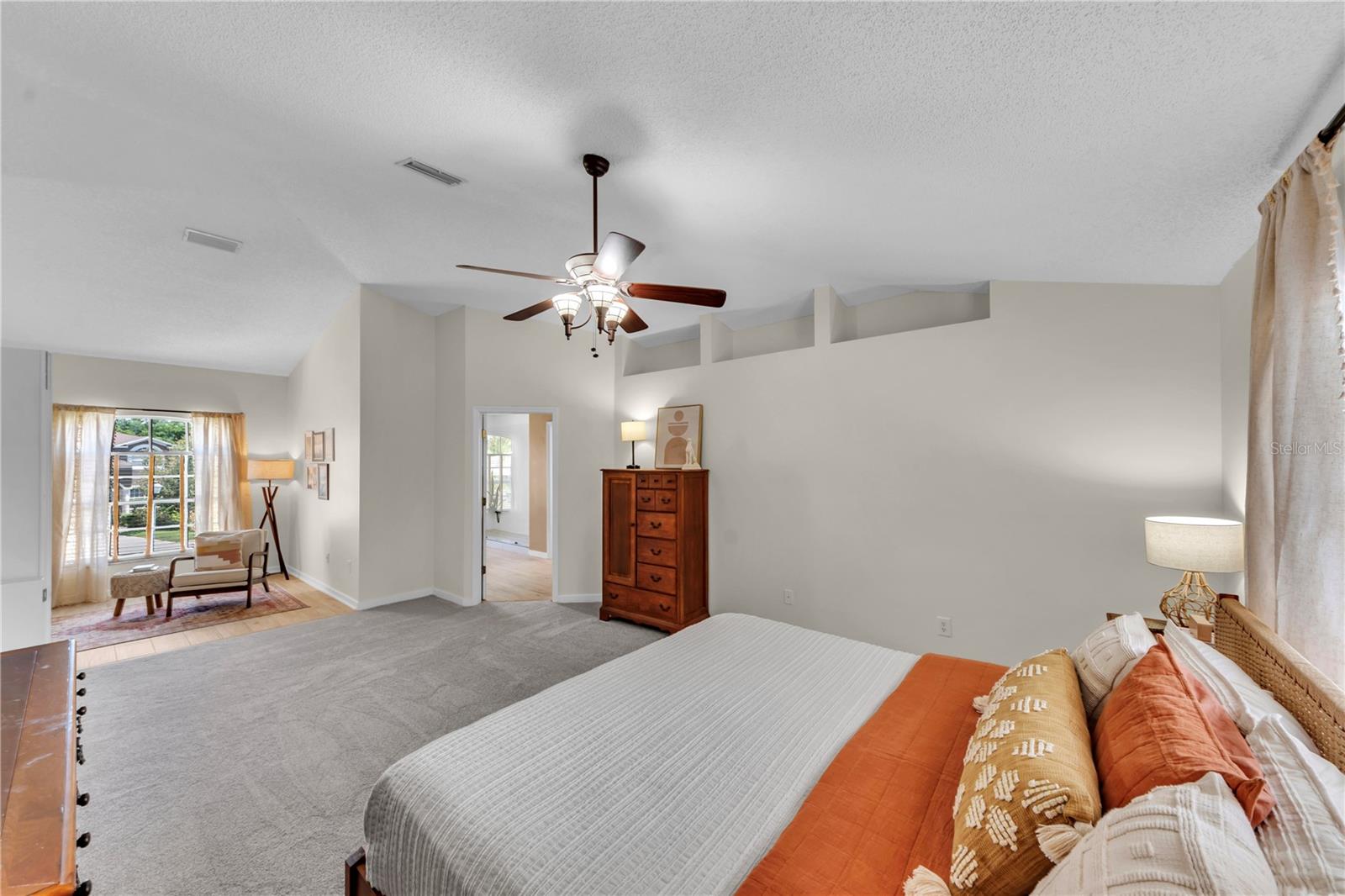 Listing photo id 22 for 16118 Muirfield Drive