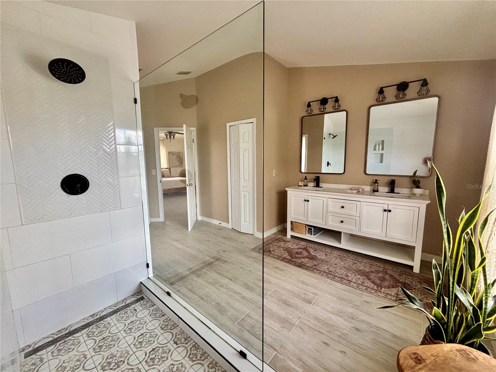 Listing photo id 27 for 16118 Muirfield Drive