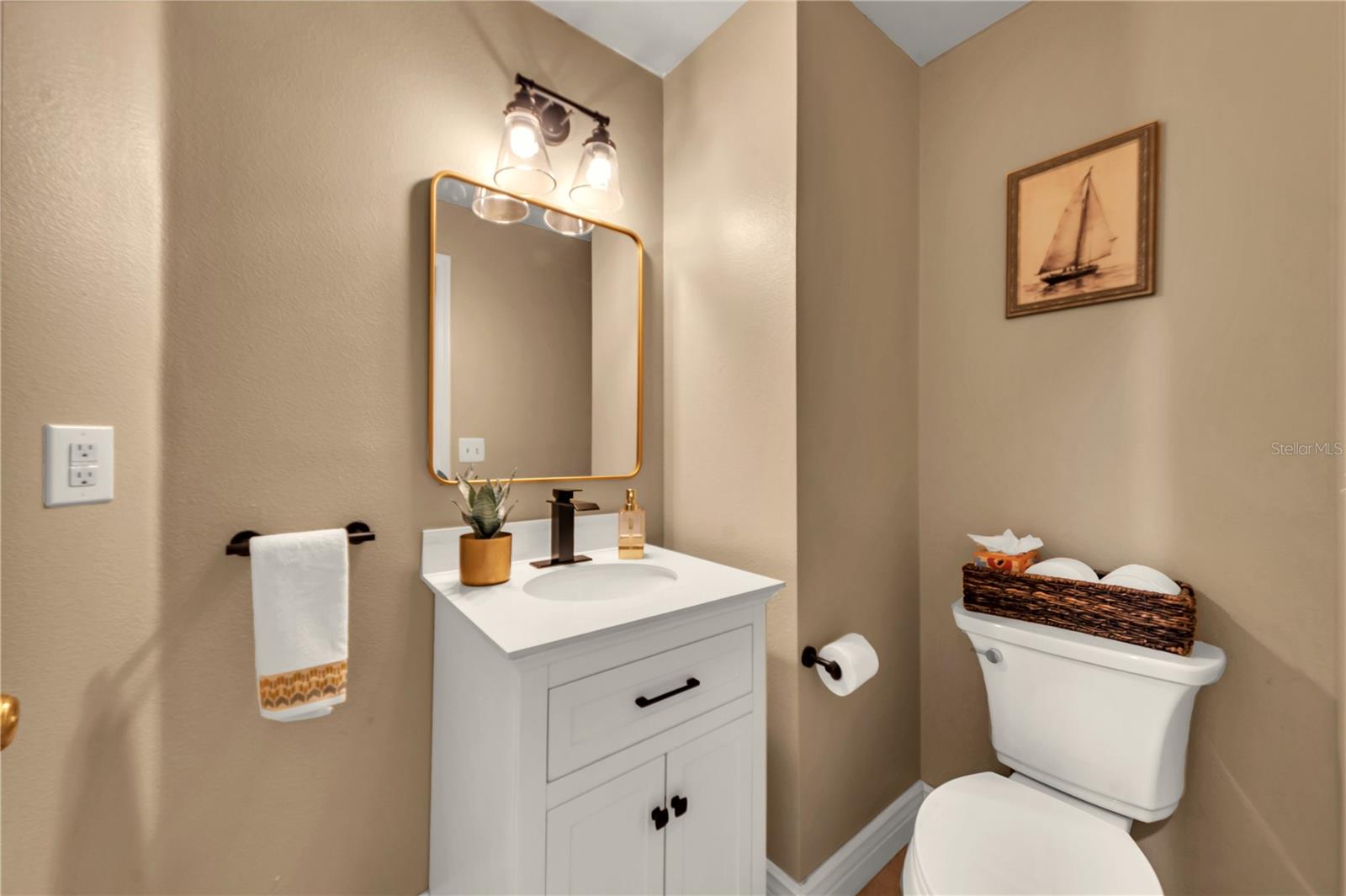 Listing photo id 30 for 16118 Muirfield Drive