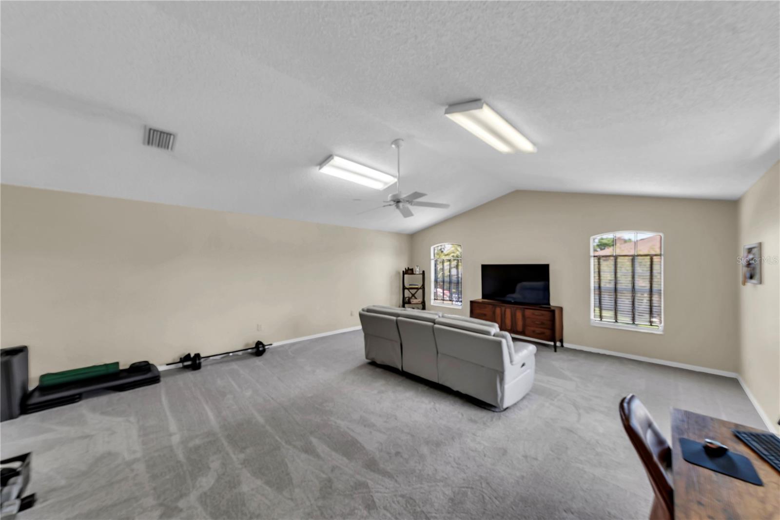 Listing photo id 31 for 16118 Muirfield Drive