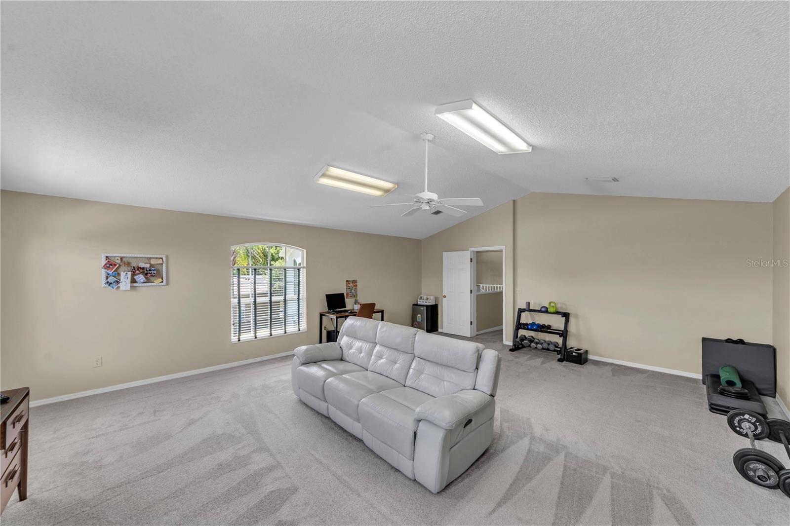 Listing photo id 32 for 16118 Muirfield Drive