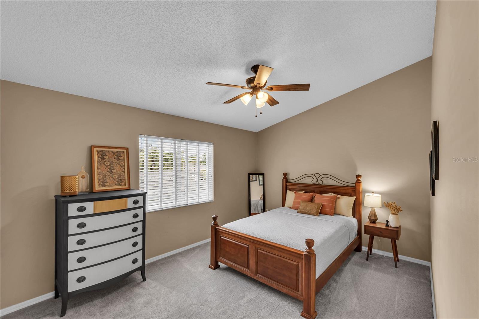 Listing photo id 34 for 16118 Muirfield Drive