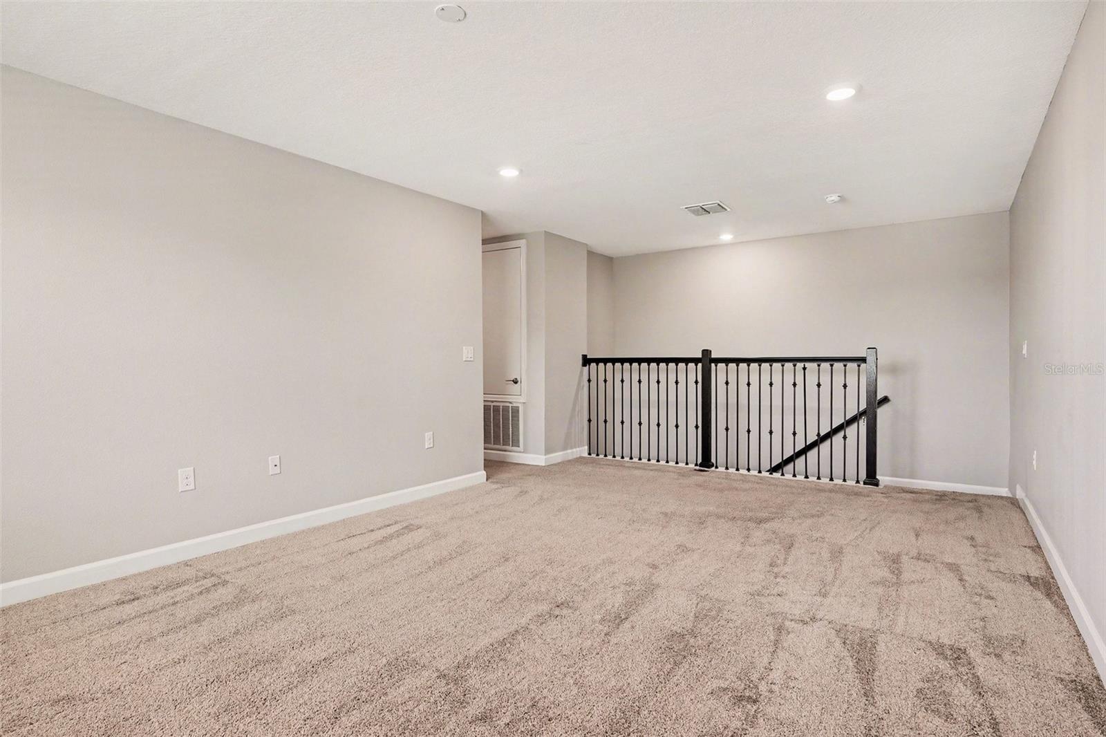 Image 11 of 25 For 467 Brunswick Drive