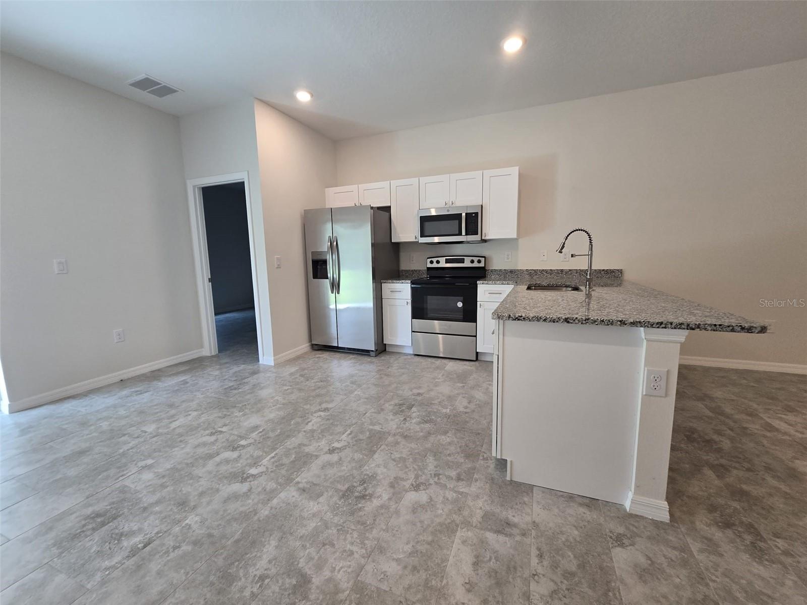 Image 9 of 12 For 2025 Dunbar St  2025