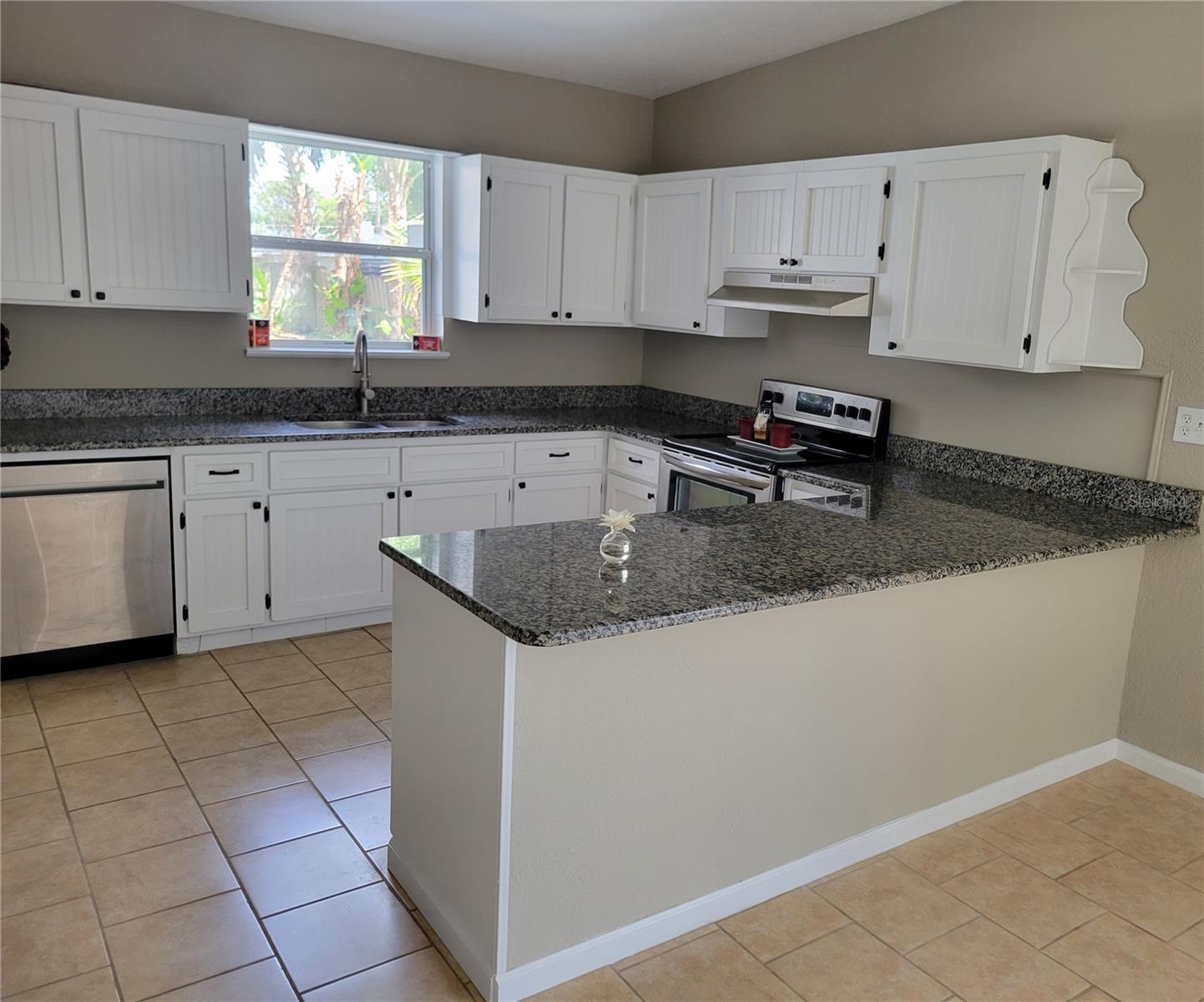 Image 11 of 32 For 1707 Lockwood Avenue