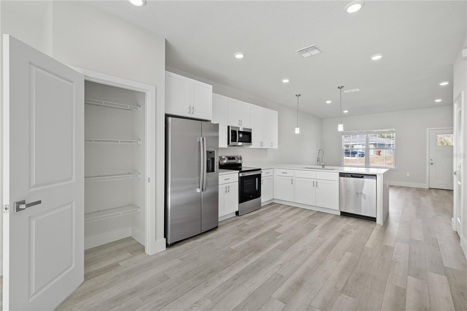 Image 7 of 27 For 16054 29th Court Road