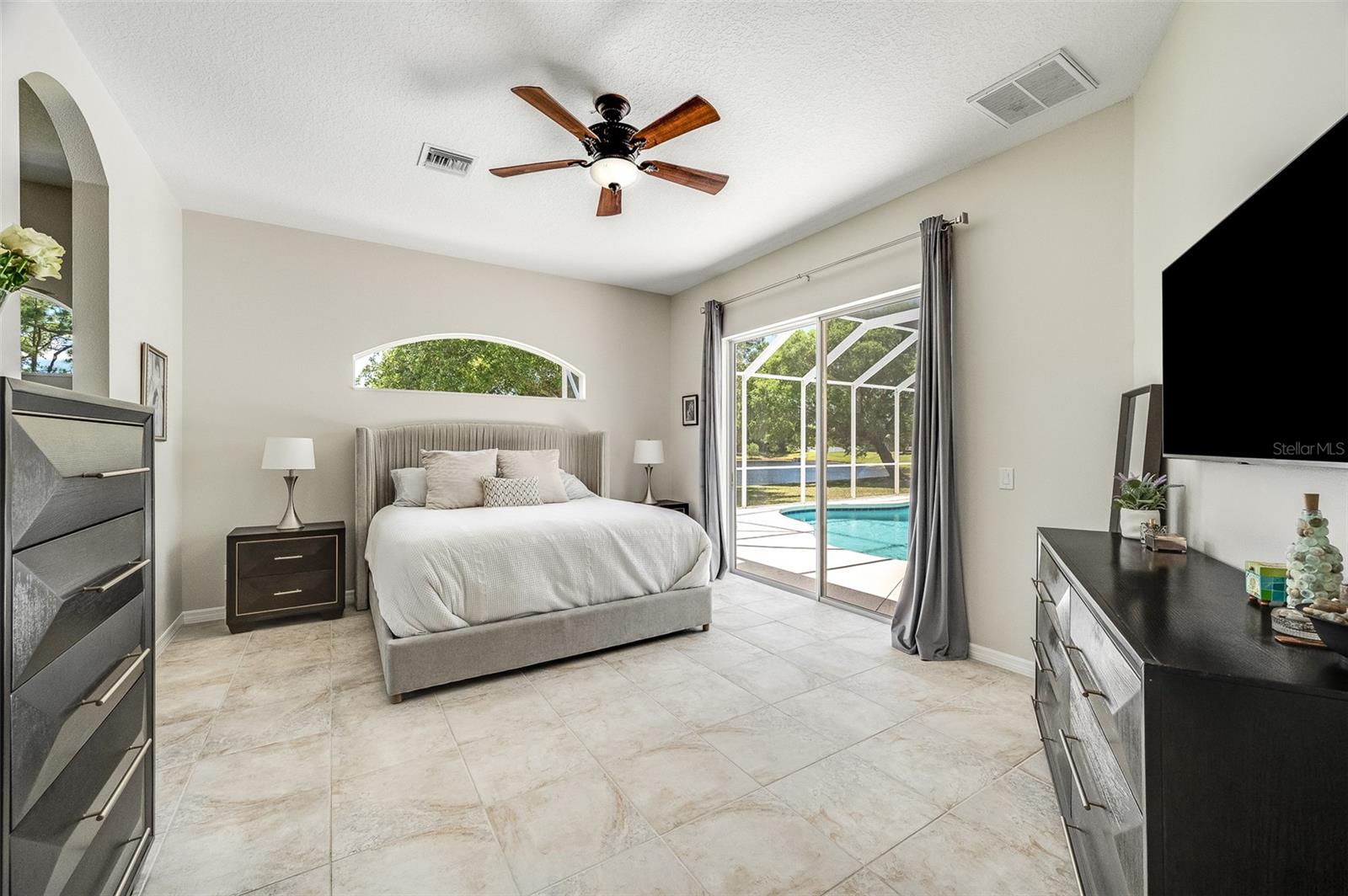 Image 29 of 83 For 230 Ridgemont Circle